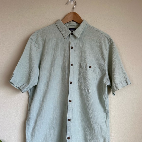 Patagonia Men’s Organic Textured Cotton Button Down Shirt - Picture 2 of 12